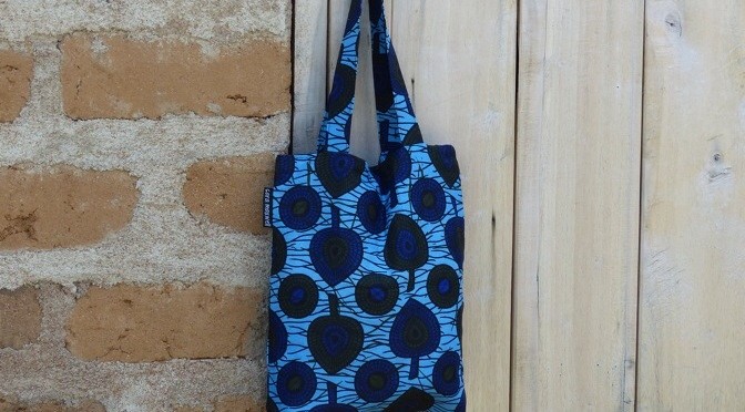 Bolsos  de tela africana. Mi nueva creacion.  Dentro de poco de venta&nbsp;online.