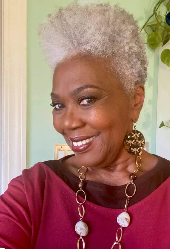 Los 10 mejores estilos de cabello&nbsp;canoso