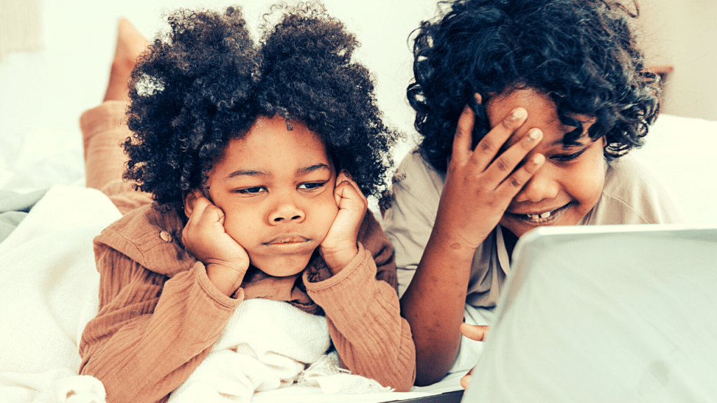 
En esta publicación, quiero aclararte algunos de los mayores mitos y malentendidos que quizás te hayan hecho creer sobre cómo hidratar un cabello natural que sufre de sequedad 