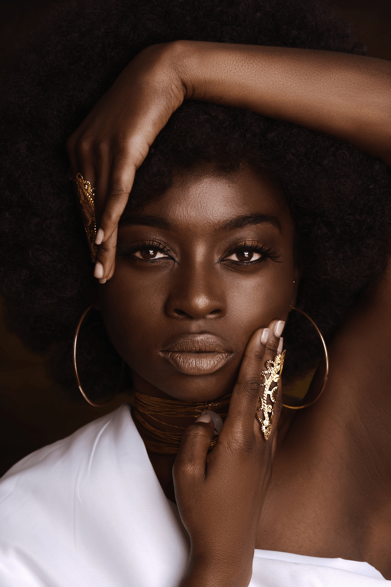 10 pasos para lograr un maquillaje natural en una piel&nbsp;negra.