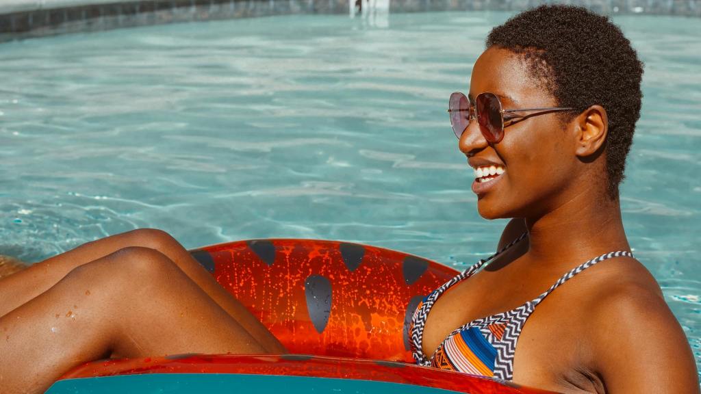 La mejor crema solar invisible para la piel negra: adiós al efecto Walking&nbsp;Dead